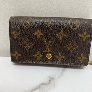 LV tressor wallet